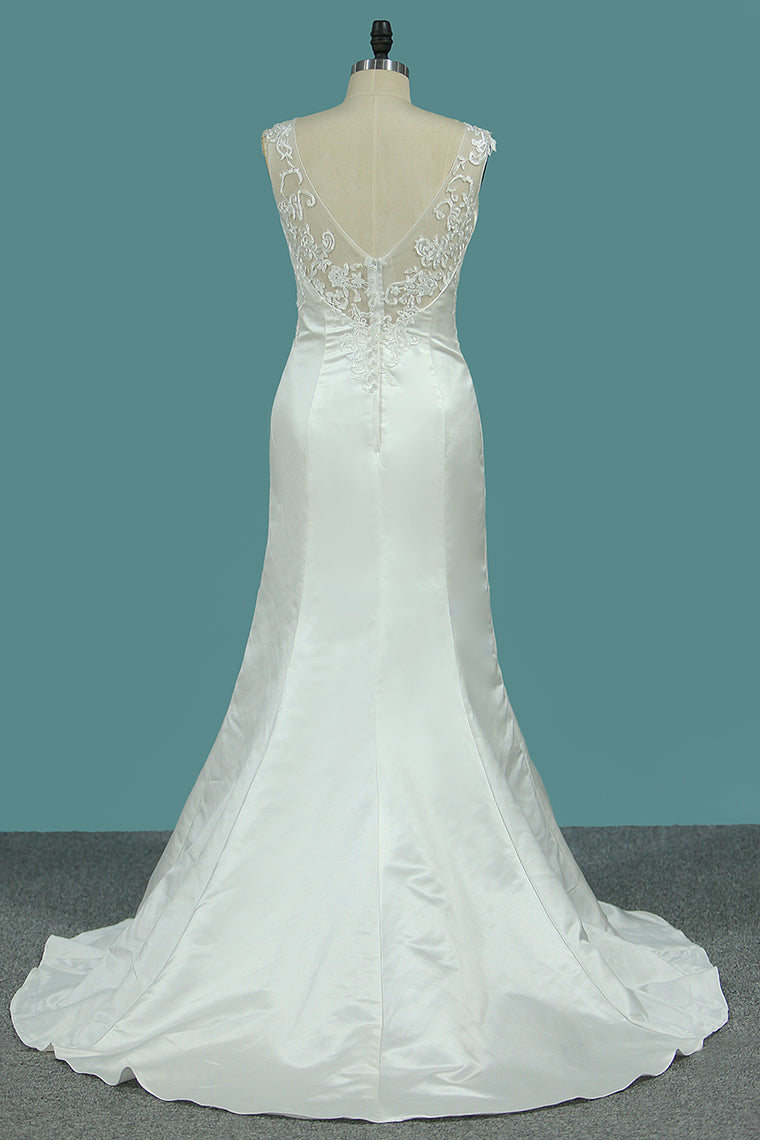 2024 Bateau Wedding Dresses Mermaid Satin With Applique Sweep Train