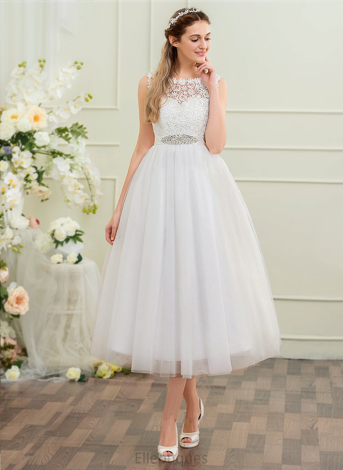 Ball-Gown/Princess Scoop Roselyn With Dress Neck Tulle Sequins Wedding Dresses Beading Wedding Tea-Length