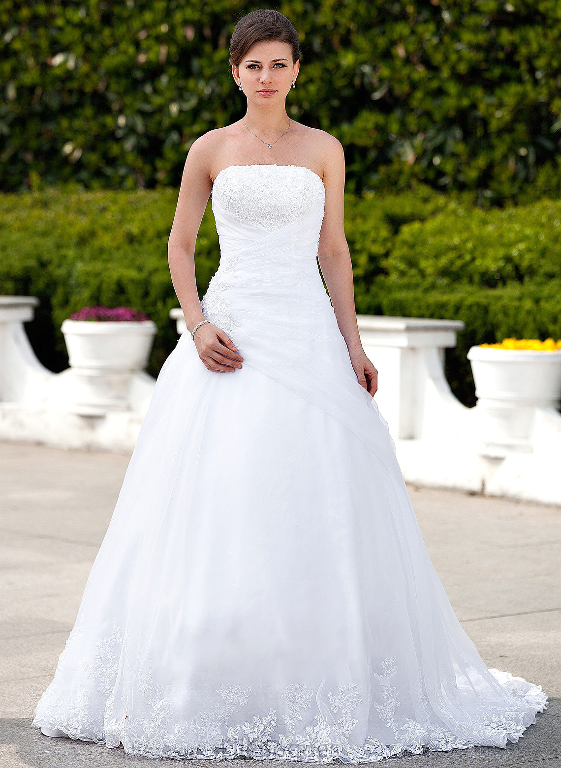 With Chapel Wedding Dresses Wedding Organza Ball-Gown/Princess Train Lace Dress Strapless Charity Satin Beading