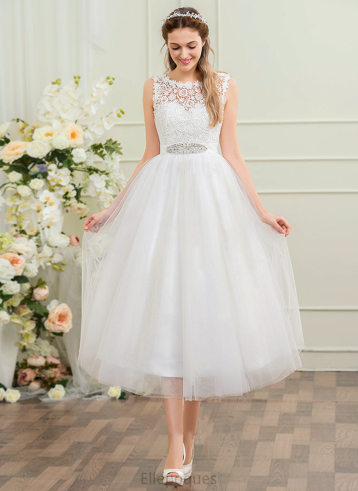 Ball-Gown/Princess Scoop Roselyn With Dress Neck Tulle Sequins Wedding Dresses Beading Wedding Tea-Length