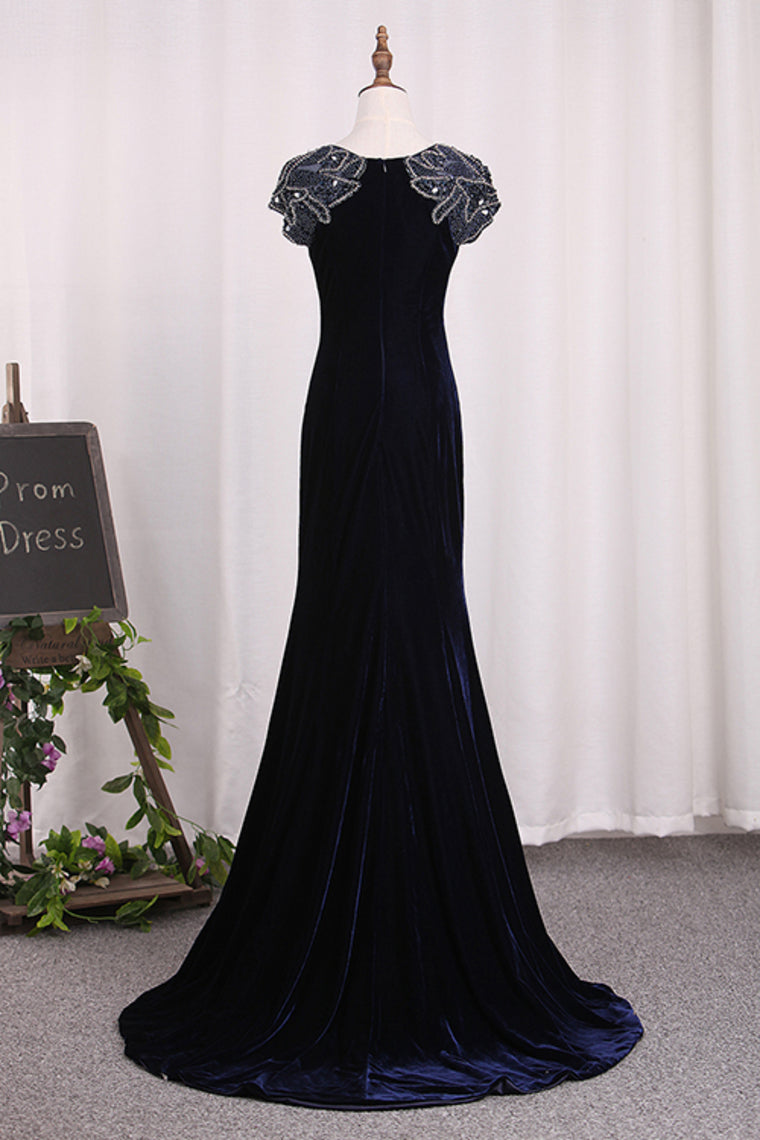 2024 Velvet Scoop With Beading Evening Dresses Mermaid Sweep Train