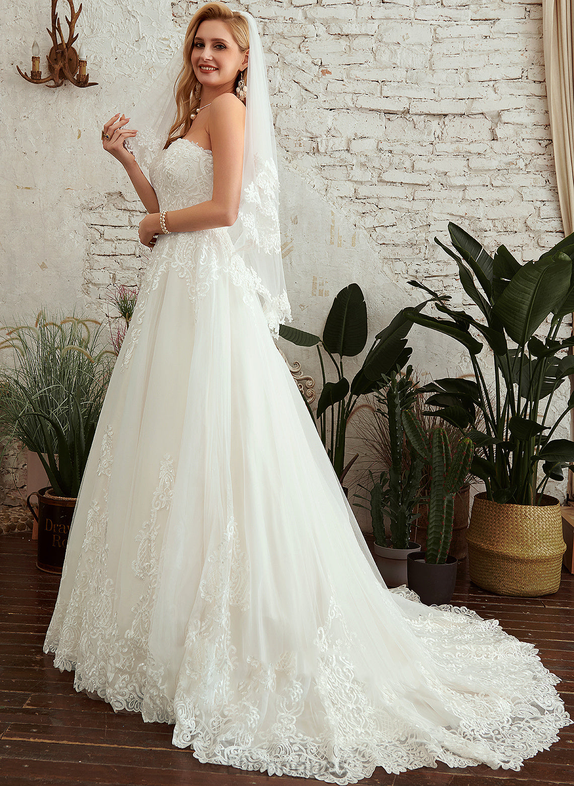 Court Tulle Dress Wedding Dresses Wedding With Juliette Train A-Line Sweetheart Lace