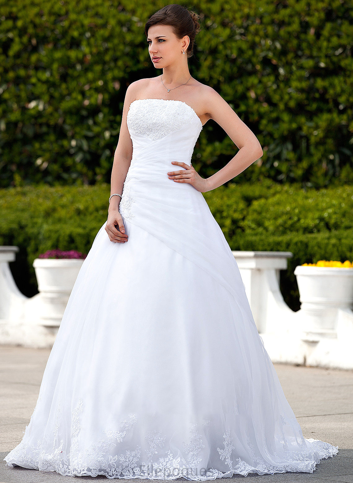 With Chapel Wedding Dresses Wedding Organza Ball-Gown/Princess Train Lace Dress Strapless Charity Satin Beading