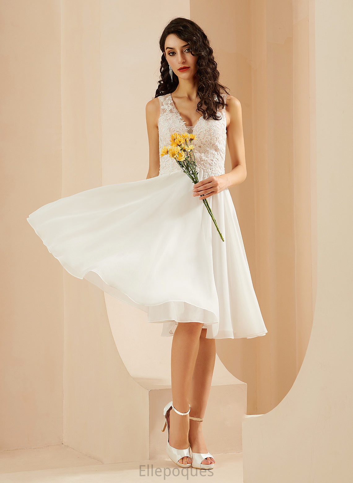 A-Line Wedding Knee-Length Wedding Dresses V-neck With Lace Sequins Dress Monique