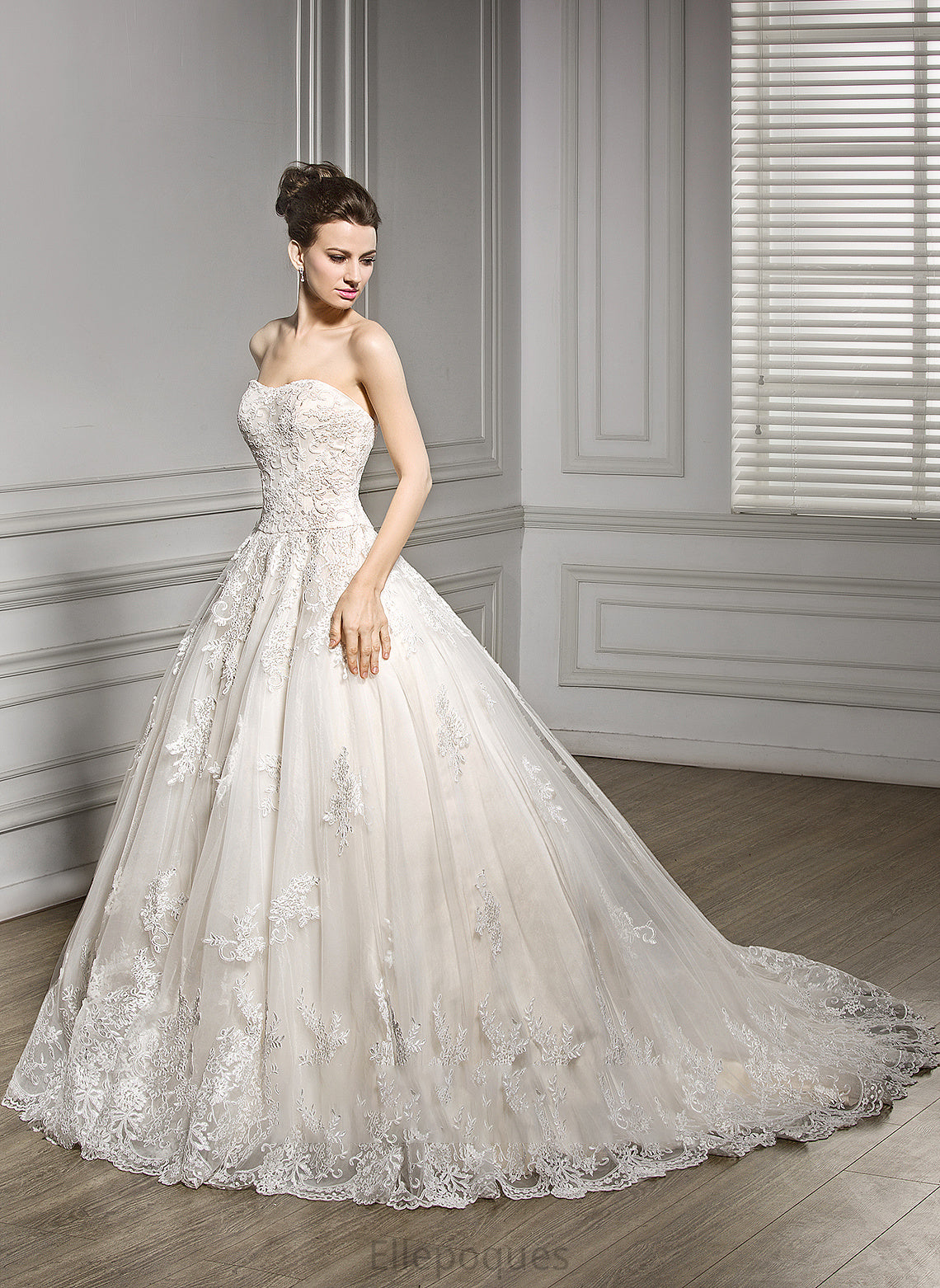 Sweetheart Lace Dress Wedding Dresses Court Train Ball-Gown/Princess Tulle Phoenix Wedding