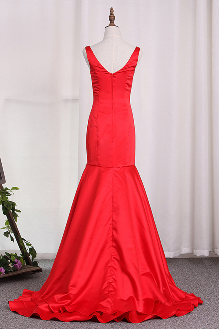 2024 Straps Satin Zipper Up Sweep Train Mermaid Evening Dresses