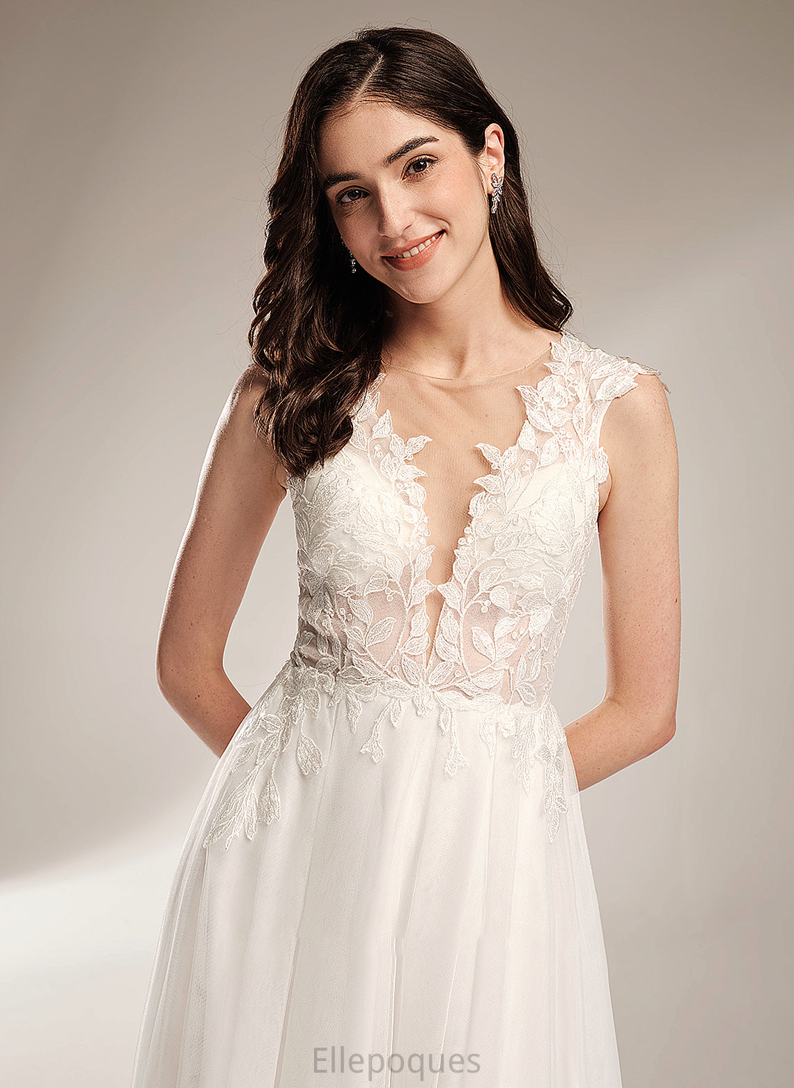 Train With Wedding Court Sequins Serena Wedding Dresses Dress V-neck A-Line