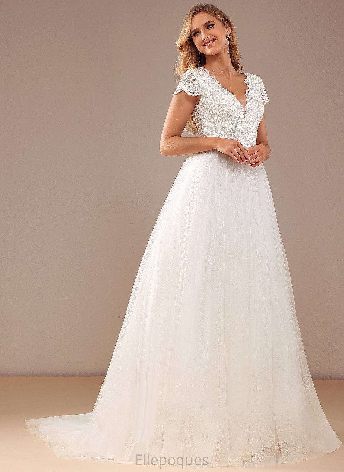 Tulle Lace Martha Court Wedding Dresses With Dress Train Ball-Gown/Princess Lace Wedding Sequins V-neck