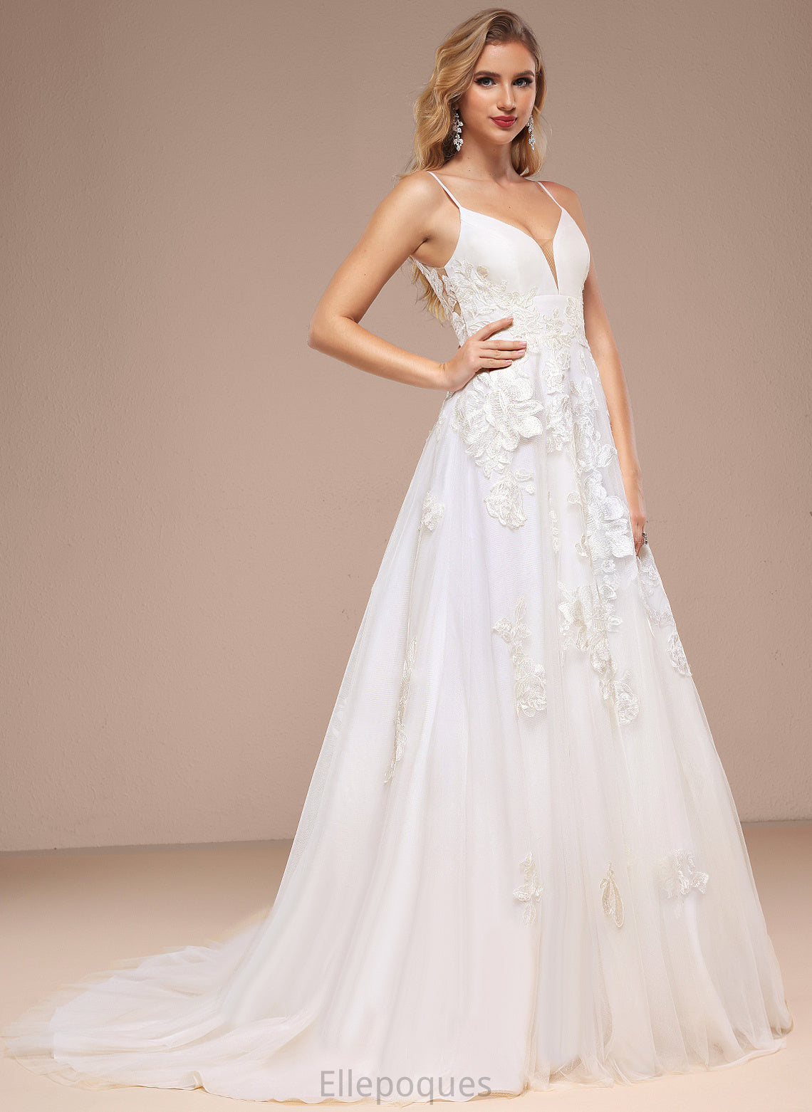 Ball-Gown/Princess Train Dress Tulle Wedding Sequins V-neck Court With Wedding Dresses Lace Jayla