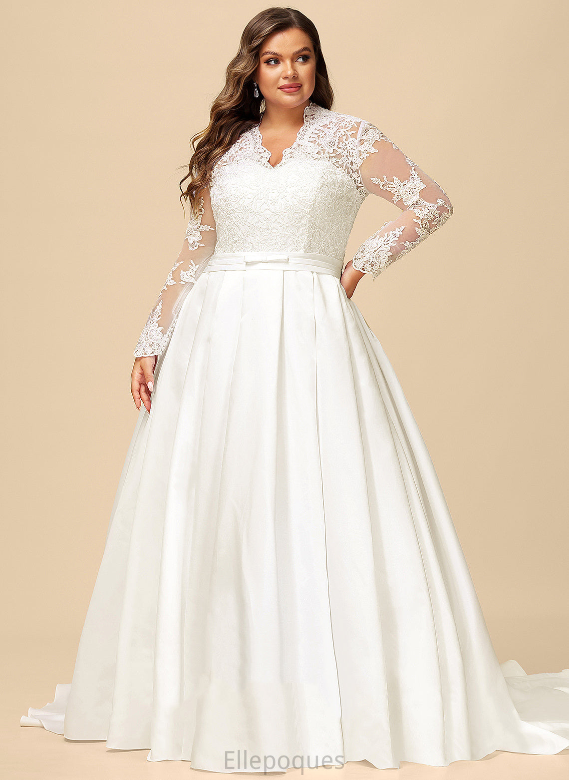 V-neck Leia Court Lace Ball-Gown/Princess Train Dress Wedding Bow(s) With Satin Wedding Dresses