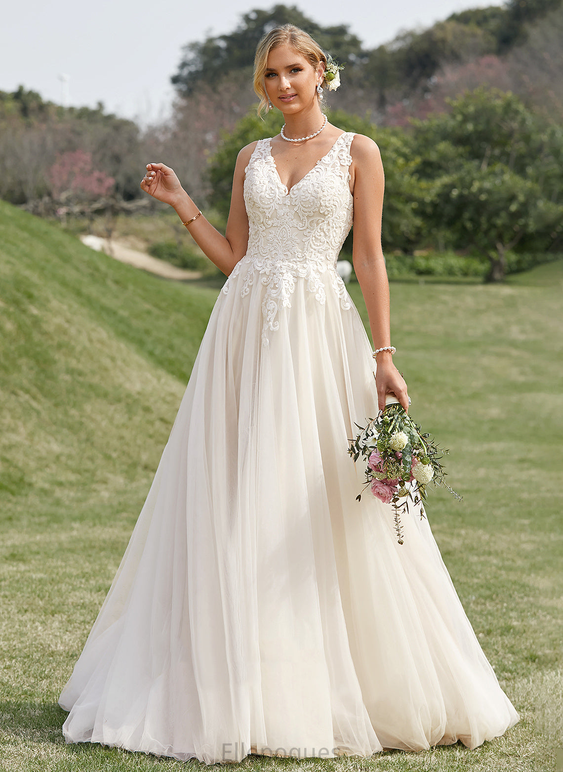 Ball-Gown/Princess Delilah Lace V-neck Wedding Dresses Wedding Train Dress Tulle Court